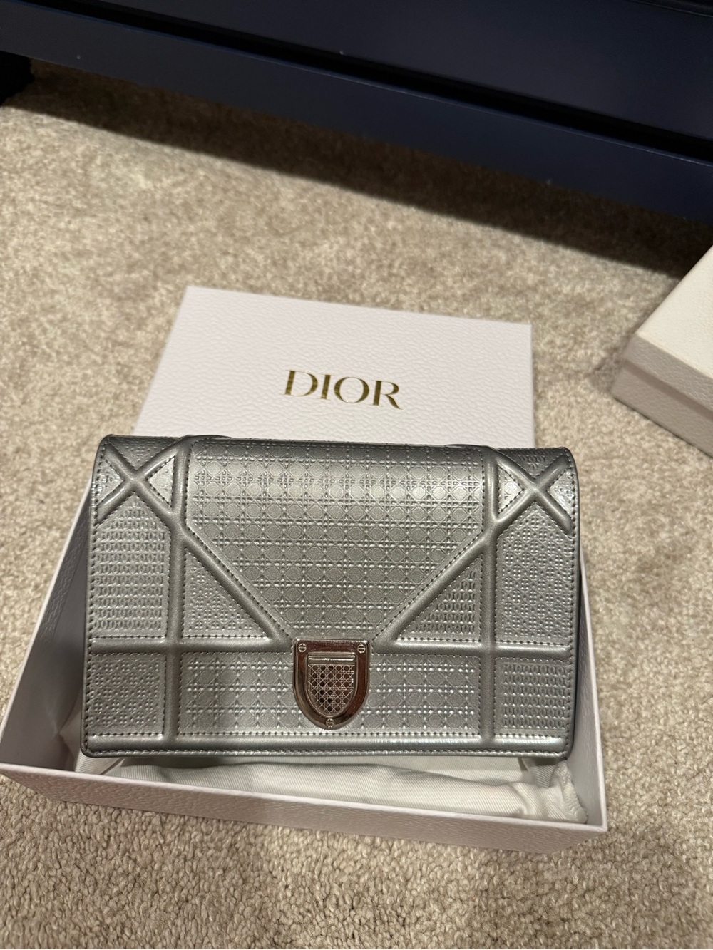 Diorama wallet on chain